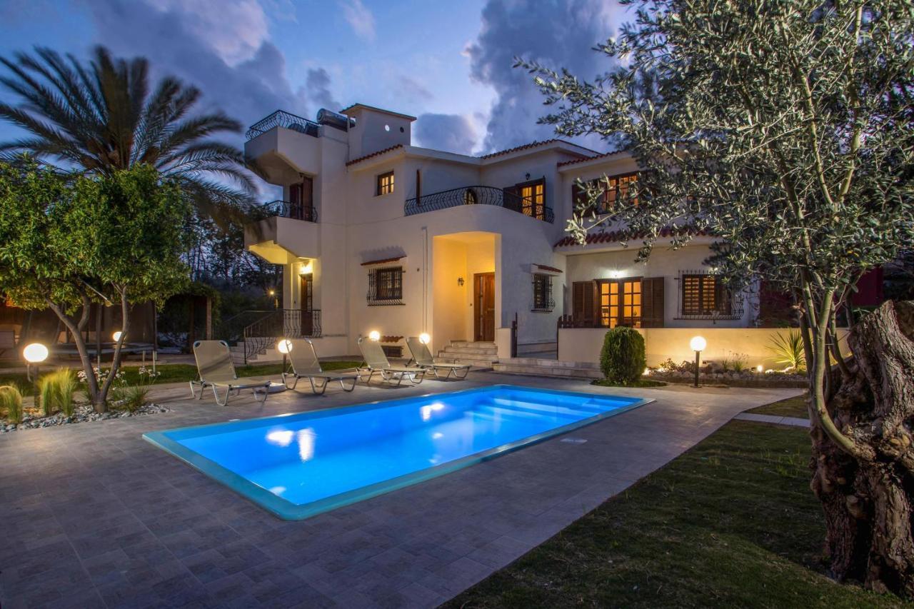 Hriska Luxury Villa إكْسِيا المظهر الخارجي الصورة